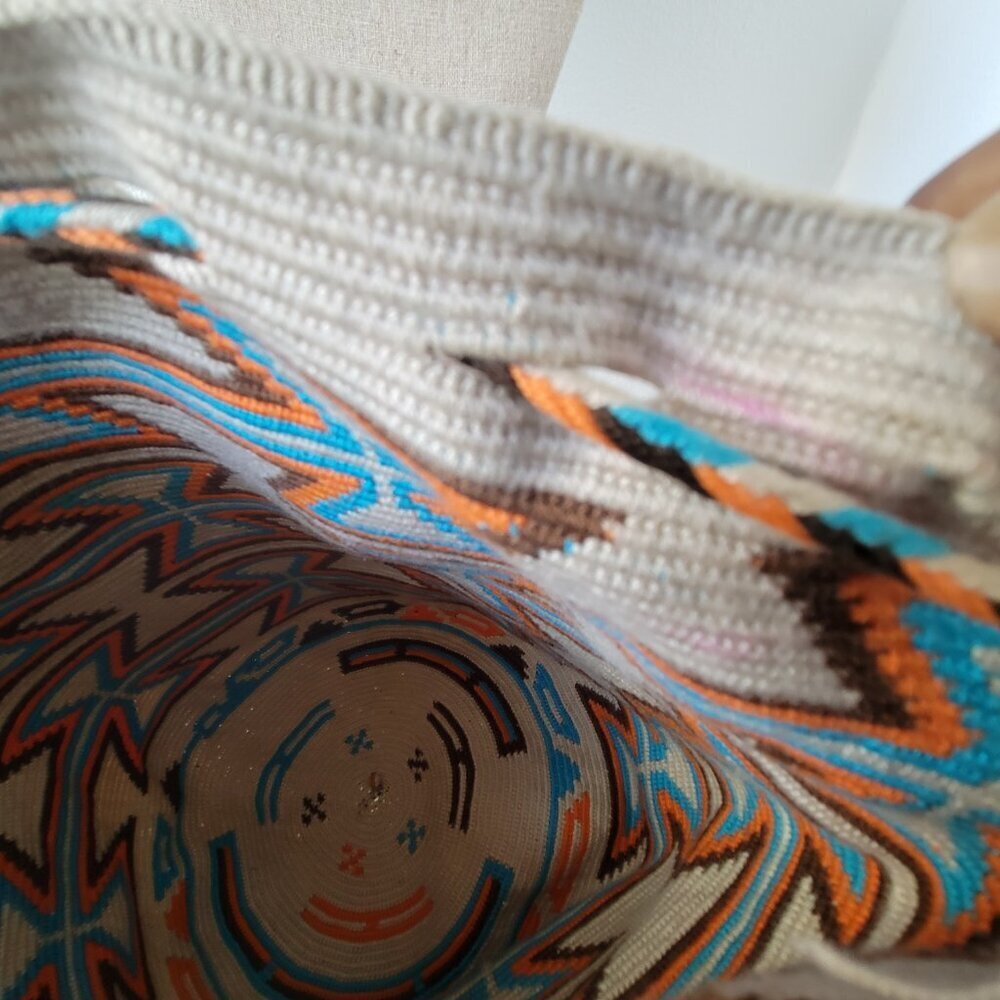Wayuu Handmade Mochila Colombian Crochet Bag - Picture 14 of 15